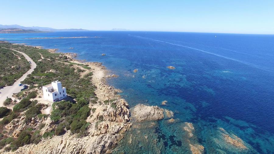 Faro di Capo Comino